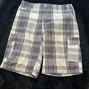 Men's Gray Plaid Cargo Shorts